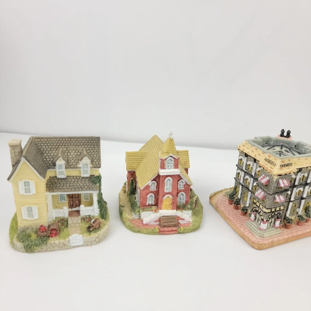 Liberty Falls Americana Collection Lot of 18 Miniature Village Buildings Boxed